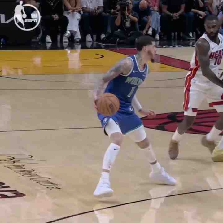 杨鸣：三球夸张走步仿佛两个哈登 NBA尚且如此 多给CBA裁判宽容吧